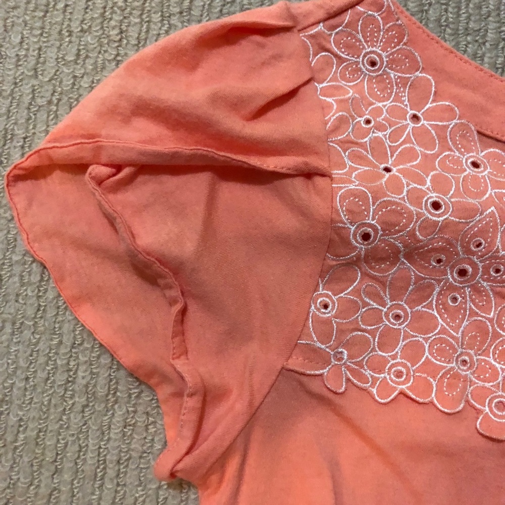 Flirty embroidered Ric Rac tee. - Picture 2 of 3